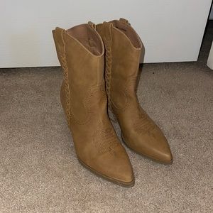 Dolce vita cowgirl boots